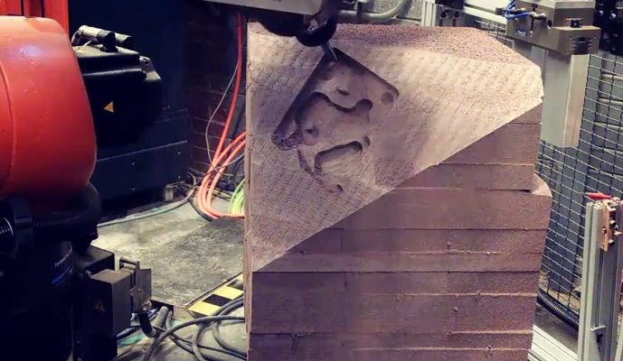 波尔州立大学的机器人铣削