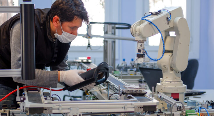 Robot programming by operator with a mask